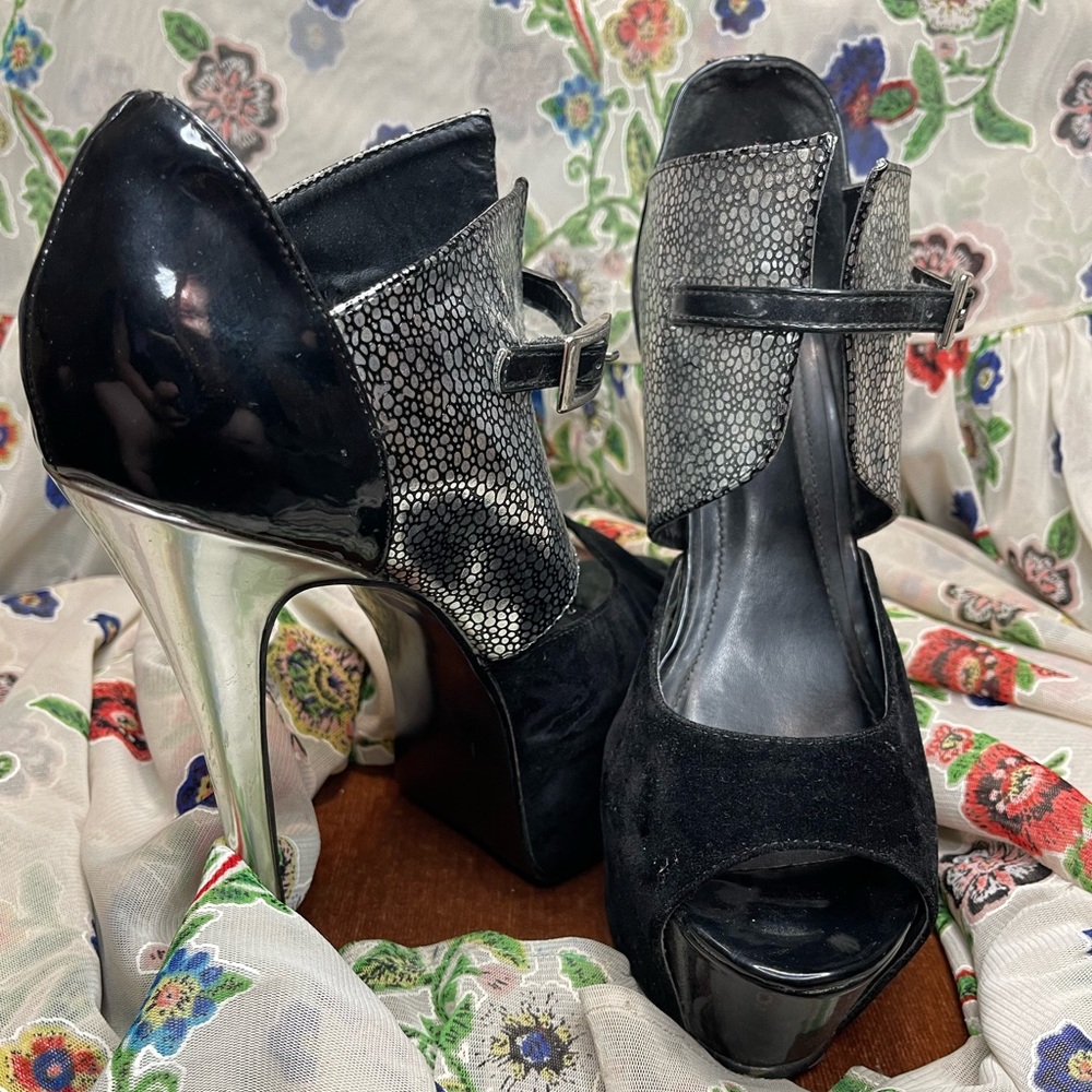 Ayala Platform Heels, Size 10